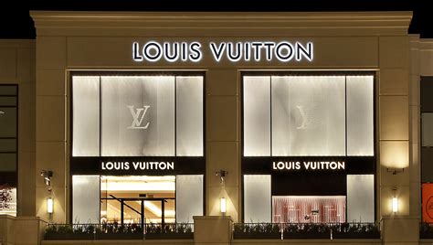 louis vuitton outlets near me